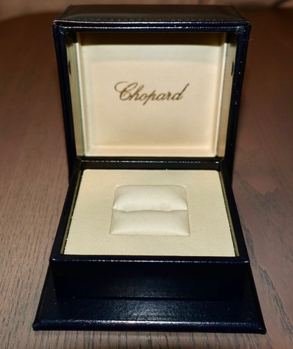 Chopard ring presentation - ring,